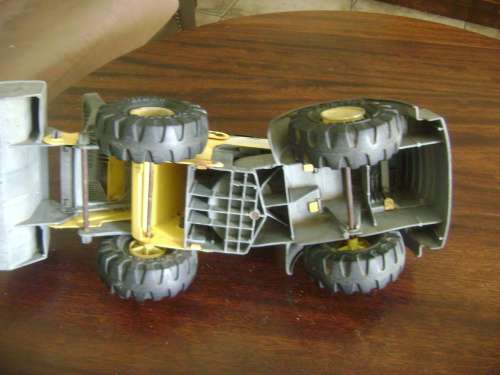LARGE TONKA LOADER TRUCK
