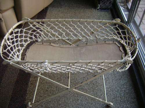 ANTIQUE IRON BABY/DOLL CRIB - PLUS MINUS 1920'S (OR EALRLIER???)