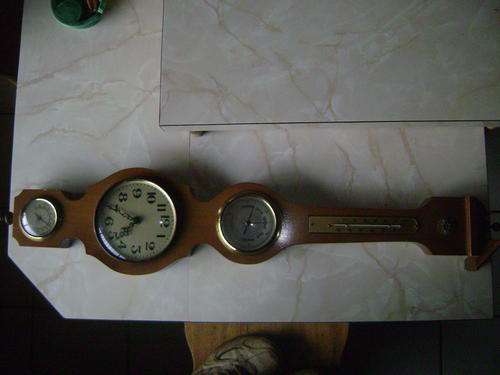 WALL HANGING BEROMETER