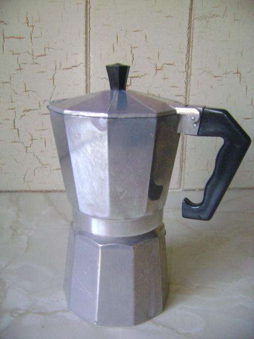 FOR SALE THIS OLD ITALIAN COFFEE PERCULATOR IN GOOD CONDITION