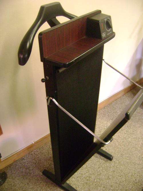 CORBY OF WINSOR - CLASIC TROUSER PRESS IN WORKING ORDER.