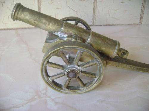 OLD BRASS CANNON IN GOOD CONDITION