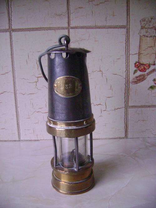 OLD MINERS LAMP - PATTERSON LAMPS LTD GATESHEAD-ON-TYNE NO 232 ENGLAND
