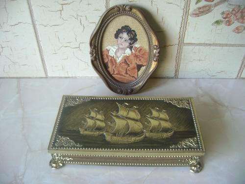 VERY OLD TIN AND PICTURE IN VERY GOOD CONDITION