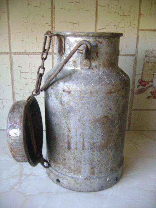 OLD MILK CAN IN VERY GOOD CONDITION