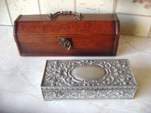 OLD JEWELERY BOX   ROSE DESIGN AND WOODEN BOX