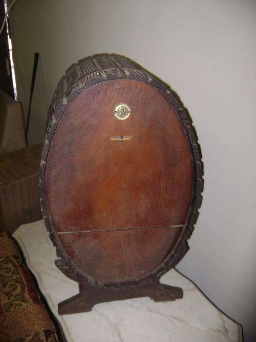 LARGE OLD WINE BARRLE WINE RACK BAR IN GOOD CONDITION