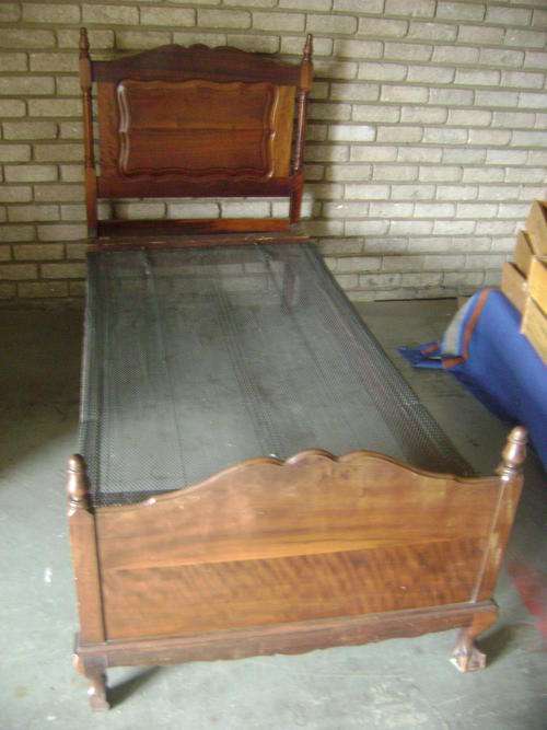 OLD BED WITH SOLID ENDS AND AJUSTABLE SPRING BASE