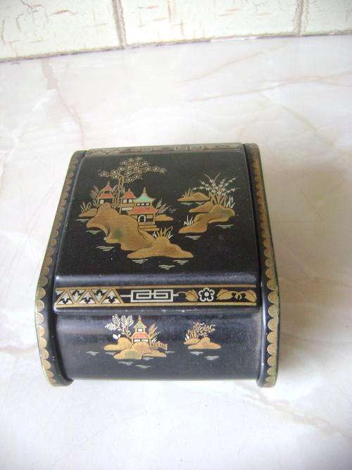 VERY OLD ORINTAL JEWELERY BOX MADE OF TIN - VERT GOOD CONDITION