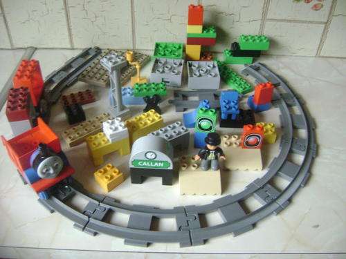 62 PIECE LARGE LEGO PIECES - SEE PICTURES FOR MORE INFORMATION