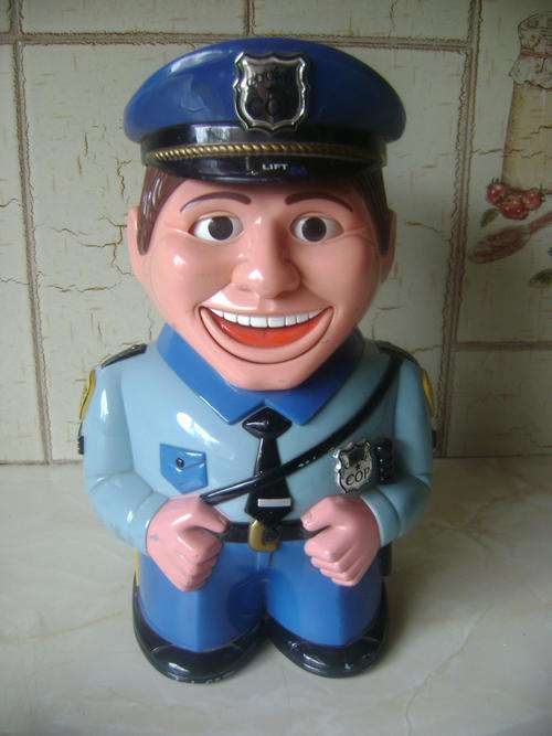 VINTAGE - THE ORIGINAL 'COOKIE COP' COOKIE JAR - TALKS WHEN YOU OPEN THE JAR