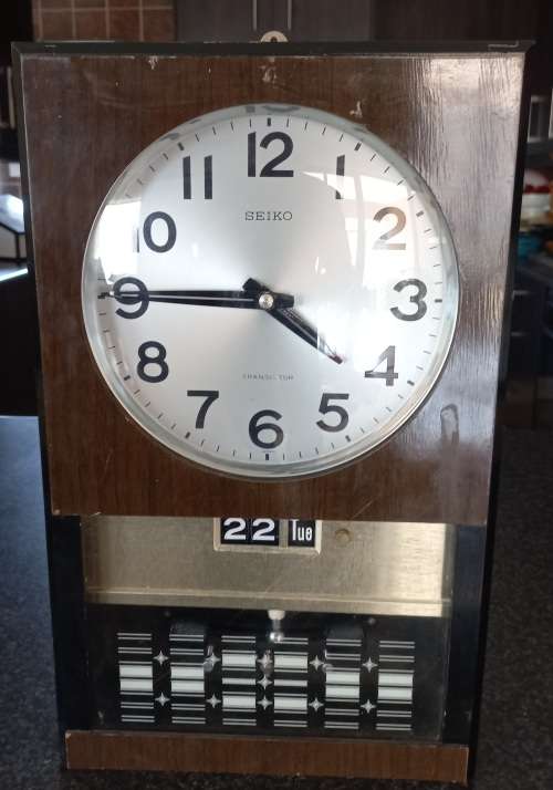 SEIKO WALL HANGING CLOCK MADE IN JAPAN