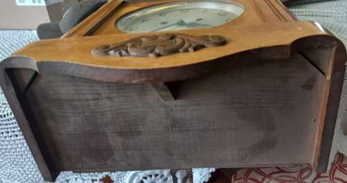 CYIANO WALL HANGING CLOCK WITH KEY MECHANISM
