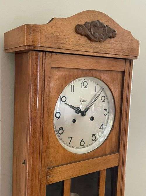 CYIANO WALL HANGING CLOCK WITH KEY MECHANISM