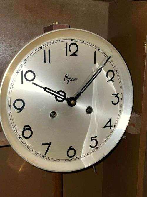 CYIANO WALL HANGING CLOCK WITH KEY MECHANISM