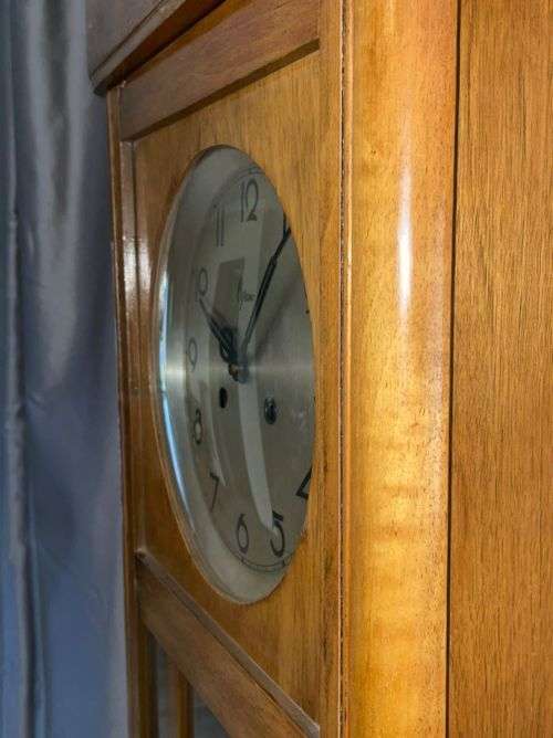 CYIANO WALL HANGING CLOCK WITH KEY MECHANISM