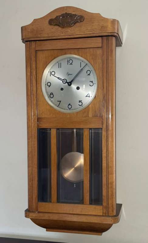 CYIANO WALL HANGING CLOCK WITH KEY MECHANISM