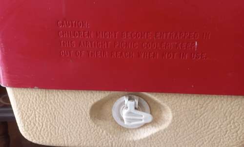 OLD COLEDMAN COOLER BOX