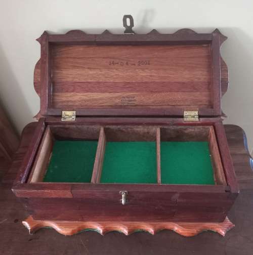 OLD JEWELERY BOX MADE OF SIOLID WOOD