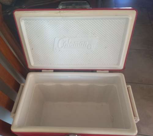 OLD COLEDMAN COOLER BOX