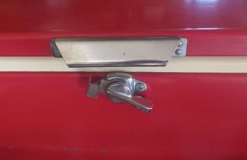 OLD COLEDMAN COOLER BOX