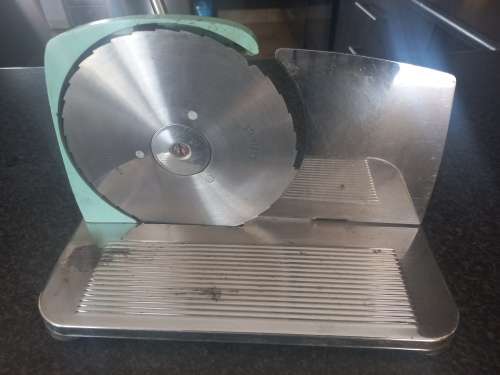 PINEWARE BREAD AND MEAT SLICER