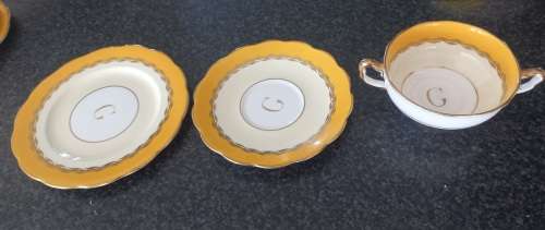 31 PIECE ROYAL ALBERT BONE  CHINA SET - MADE IN ENGLAND