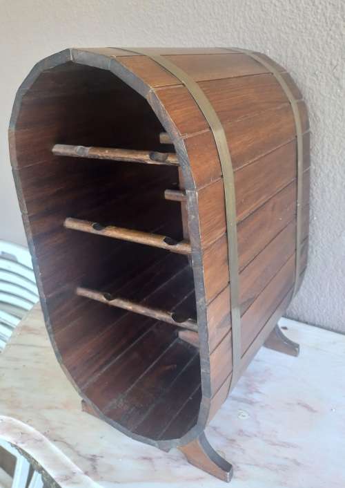 WIN4E BARRELL STAND IN VERY GOOD CONDITION