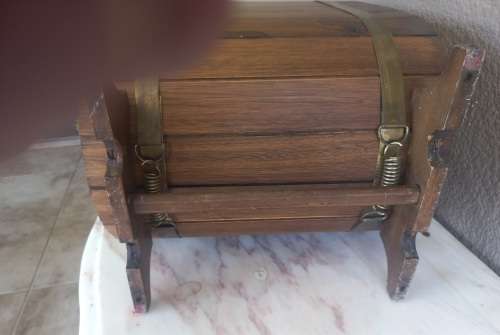 WIN4E BARRELL STAND IN VERY GOOD CONDITION