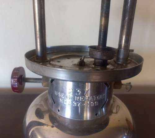 COLEMAN PARAFFIN LAMP VERY GOOD CONDITION
