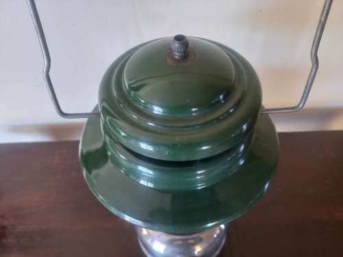 COLEMAN PARAFFIN LAMP VERY GOOD CONDITION