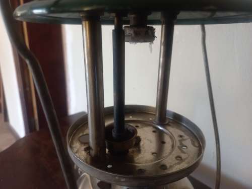 COLEMAN PARAFFIN LAMP VERY GOOD CONDITION