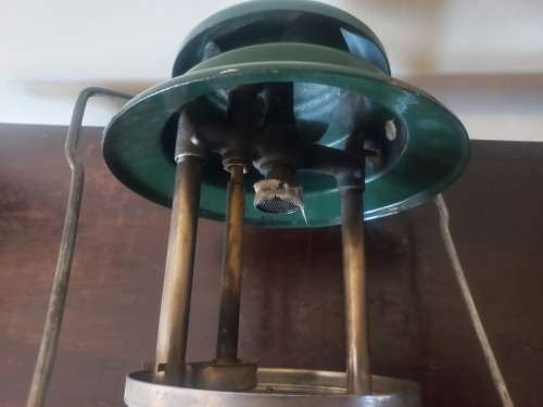 COLEMAN PARAFFIN LAMP VERY GOOD CONDITION