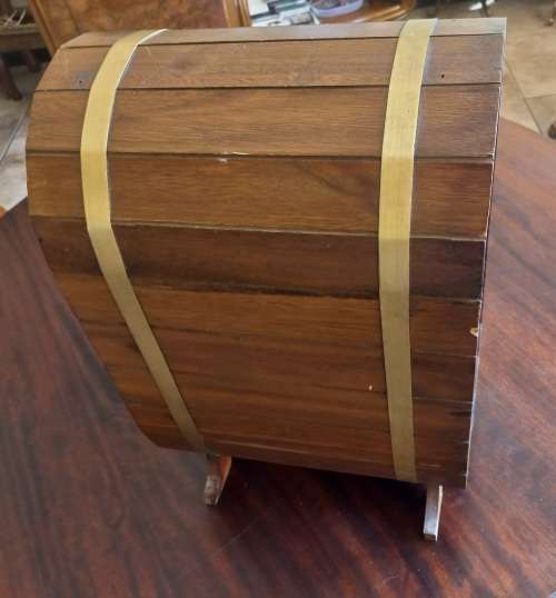 WOODEN WINE RACK IN VERY GOOD CONDITION