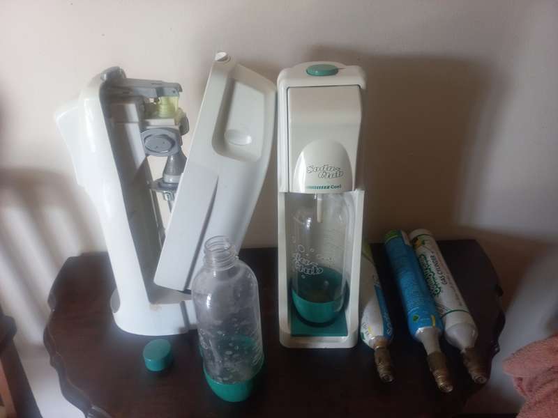 2x SODASTREAM  MACHINES WITH GAS BOTTLES