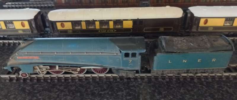 HORNBY TRAIN SET - MADE IN ENGLAND