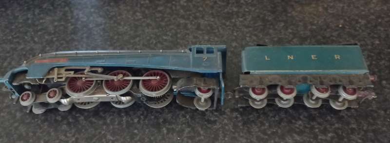 HORNBY TRAIN SET - MADE IN ENGLAND