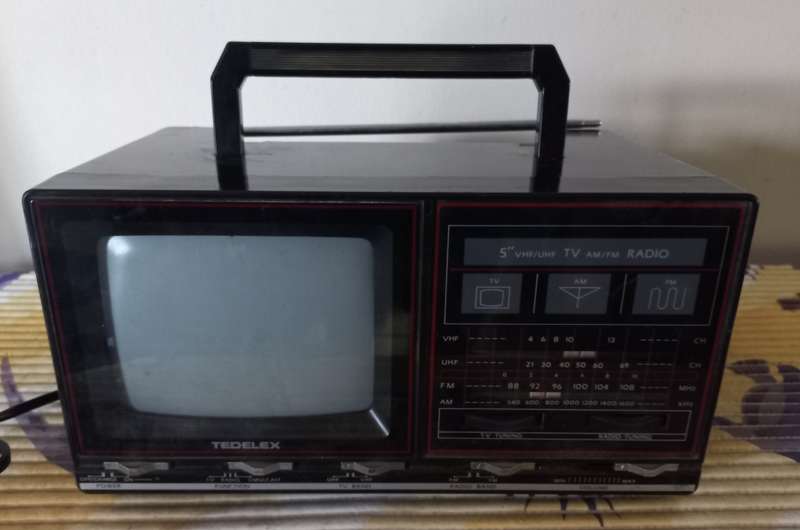 TEDELEX MINI TV AND RADIO IN  GOOD WORKING CONDITION