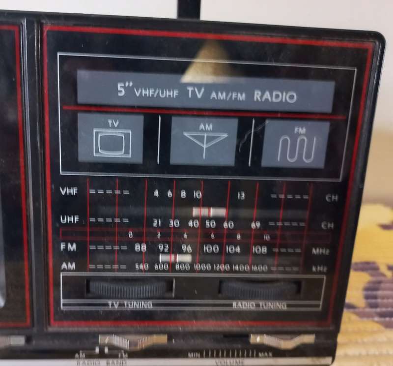 TEDELEX MINI TV AND RADIO IN  GOOD WORKING CONDITION