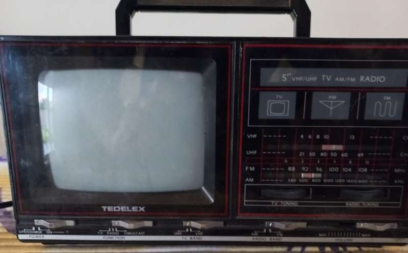 TEDELEX MINI TV AND RADIO IN  GOOD WORKING CONDITION