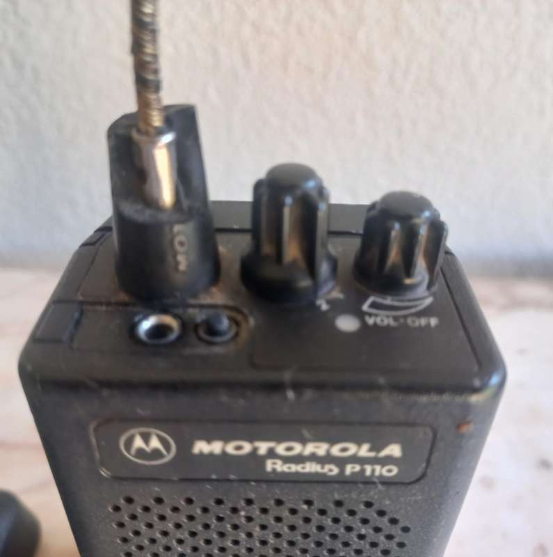 MOTOROLA 2 WAY RADIOS P110 - MODEL HTN9804A