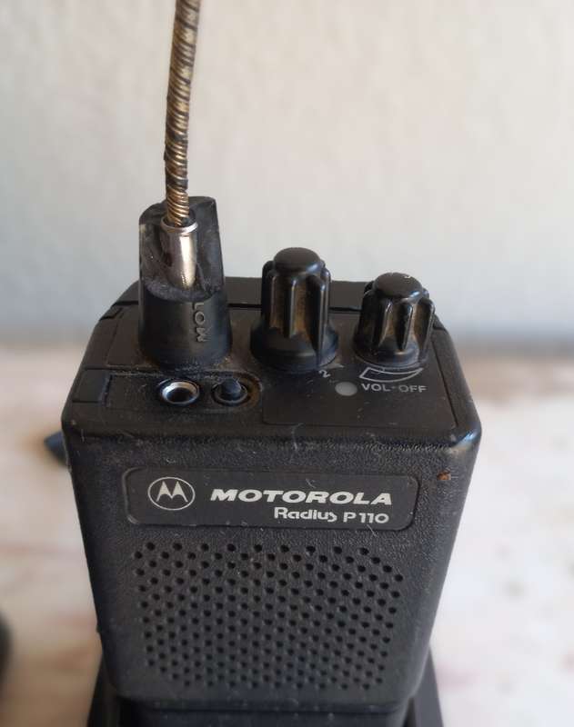 MOTOROLA 2 WAY RADIOS P110 - MODEL HTN9804A