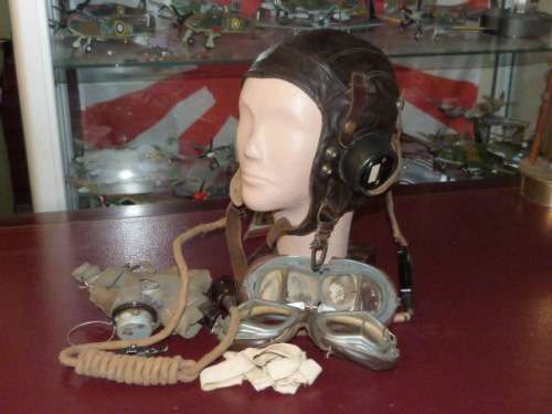 WW2 RAF British C-Type Pilots Flying Helmet (1st pattern) with goggles