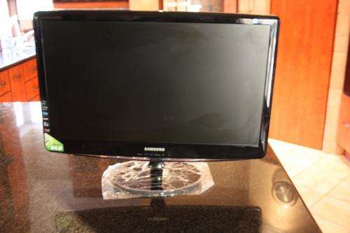 Samsung 24" Wide LCD Monitor