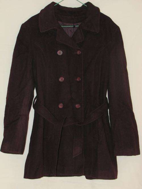Ladies Plumb Double Breasted Winter 1/2 Coat, Warm andSmart, Size 36 - Bids Start @ R1!