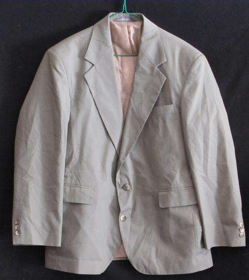 Mens Smart Blazer, Size 30 - Bids Start @ R1!
