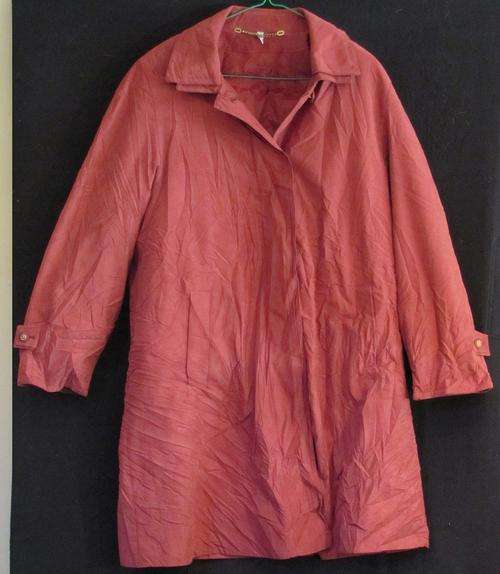 Ladies Winter 1/2 Coat, Very Warm, Water Resistant and Comfortable, Size 40
