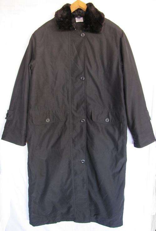 Ladies Black 3/4 Coat, Lined, Warm, Water Resistant. Comfortable With Removable Collar,Size 38
