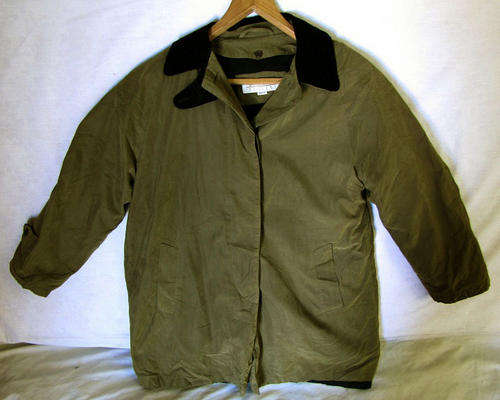 Ladies OliveGreen1/2 Jacket, Very Warm, With Removable Inners, Water Proof and Comfortable, Size 40