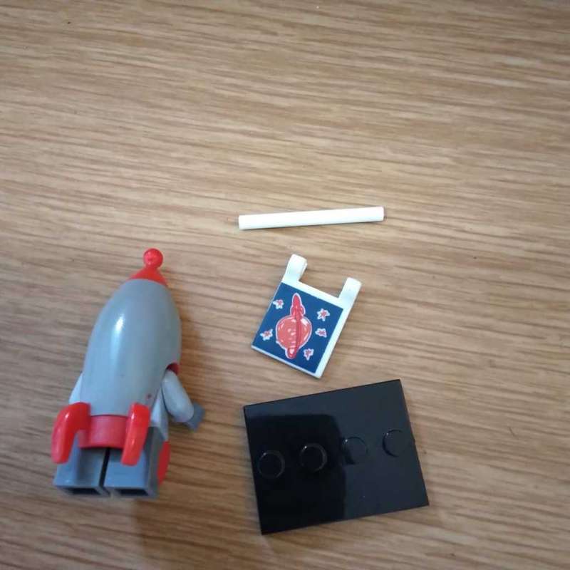 LEGO Collectible Minifigures: 71018 Series 17 Rocket Boy (2017) RARE - With flag
